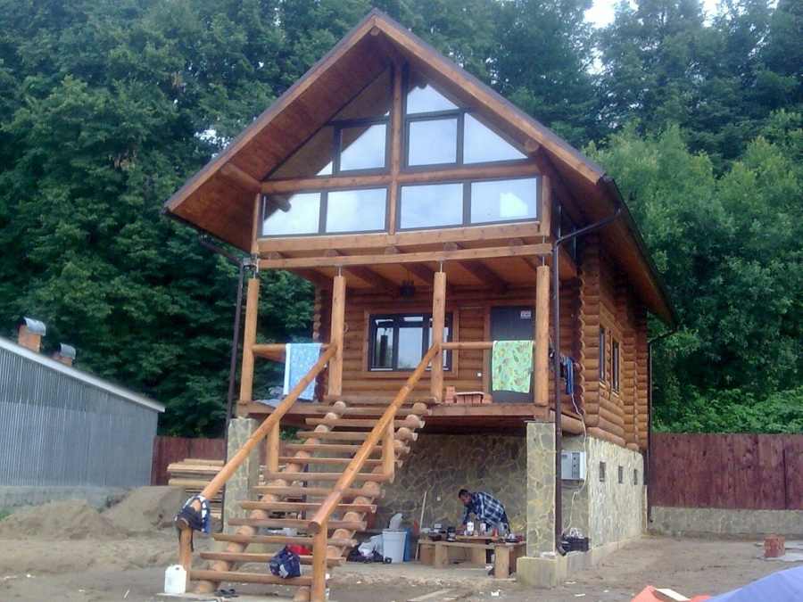 Двухэтажный рубленый дом. Фокино